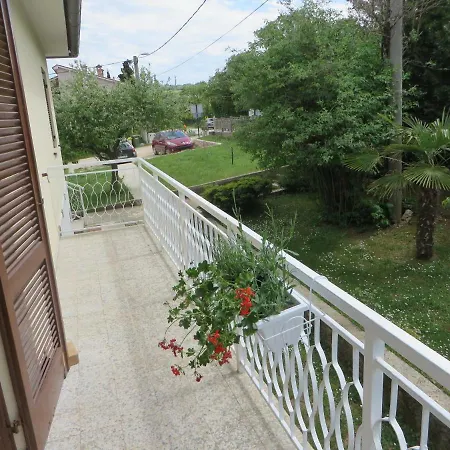 Gianna Apartman *