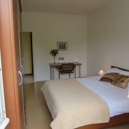 Gianna Apartman *